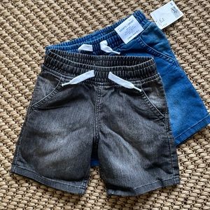 ⭐️SET OF 2⭐️ Boy’s Denim Shorts. Size 3-4.